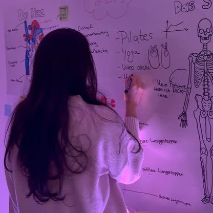 FlexBoard™ – Das Whiteboard, das überall haftet ⚡